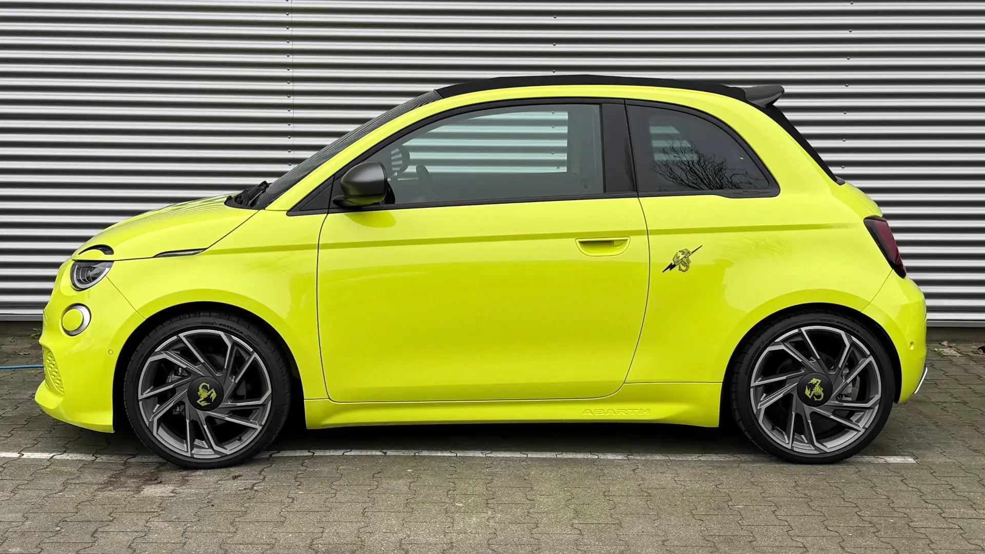 Abarth 500C Scorpionissima 42 kWh 114kW/155pk Aut. JBL PREMIUM Verde - 2