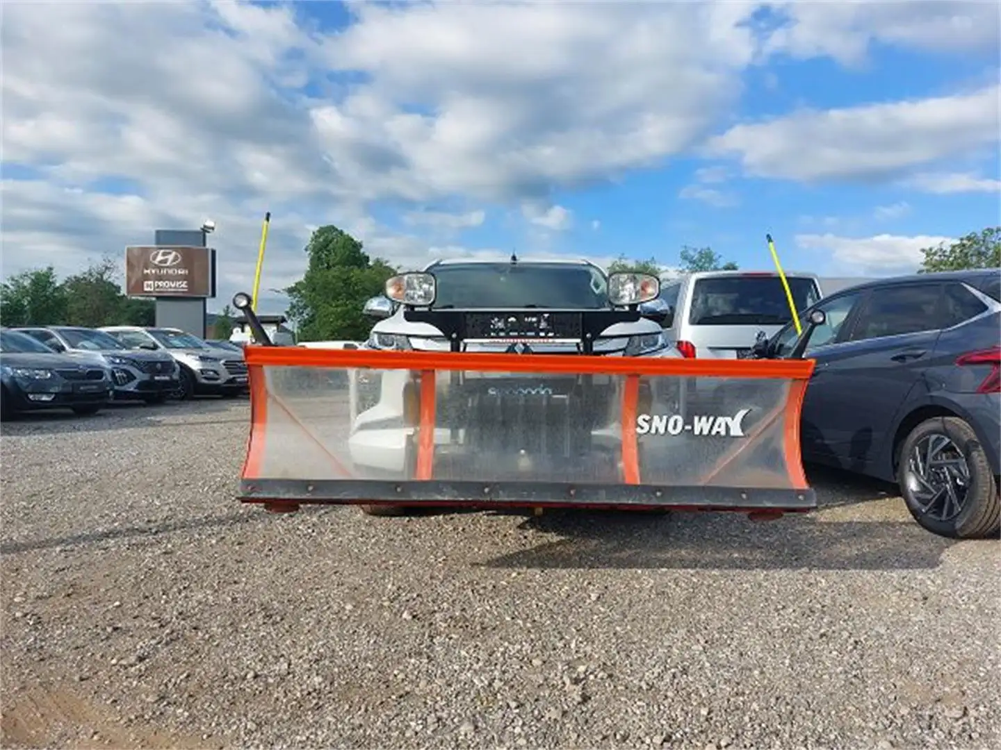 Mitsubishi L200 DK DI-D 2,2 Intense 4WD *Schneeschild* Weiß - 2