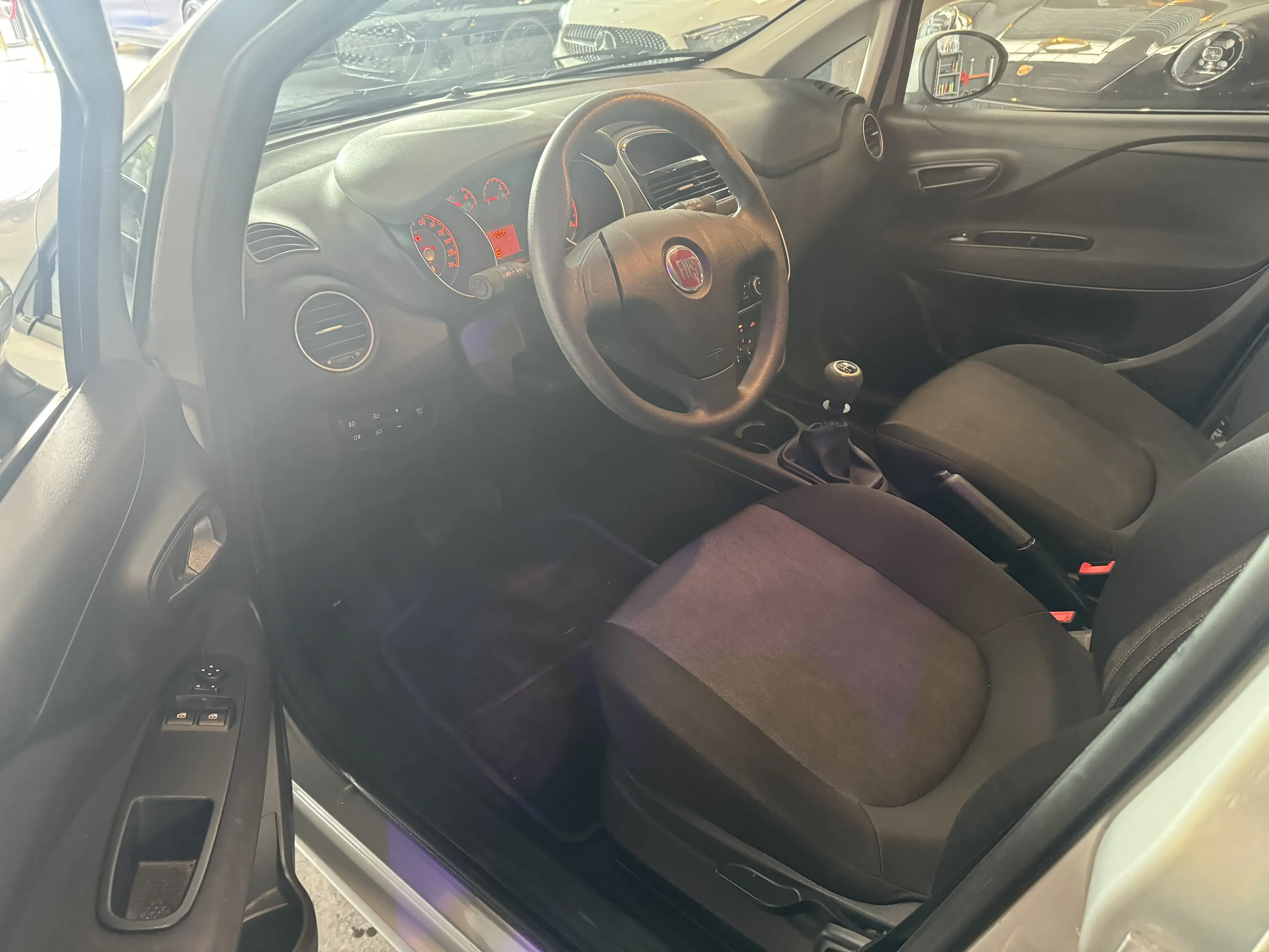 Fiat Punto 1.2i -44.892 KM ! 5 PORTES - A/C - RADIO CD/MEDIA — photo 13