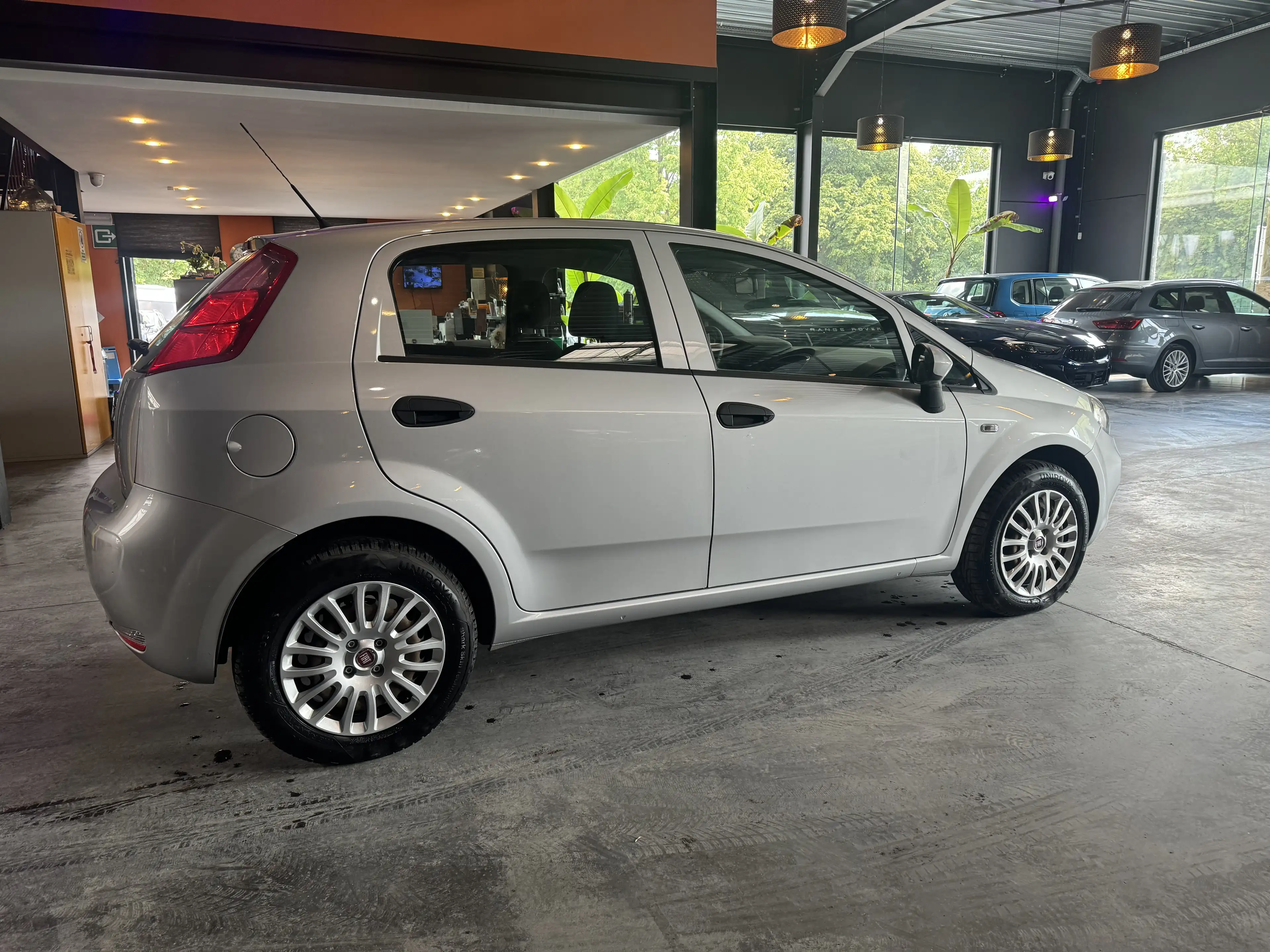 Fiat Punto 1.2i -44.892 KM ! 5 PORTES - A/C - RADIO CD/MEDIA — photo 9