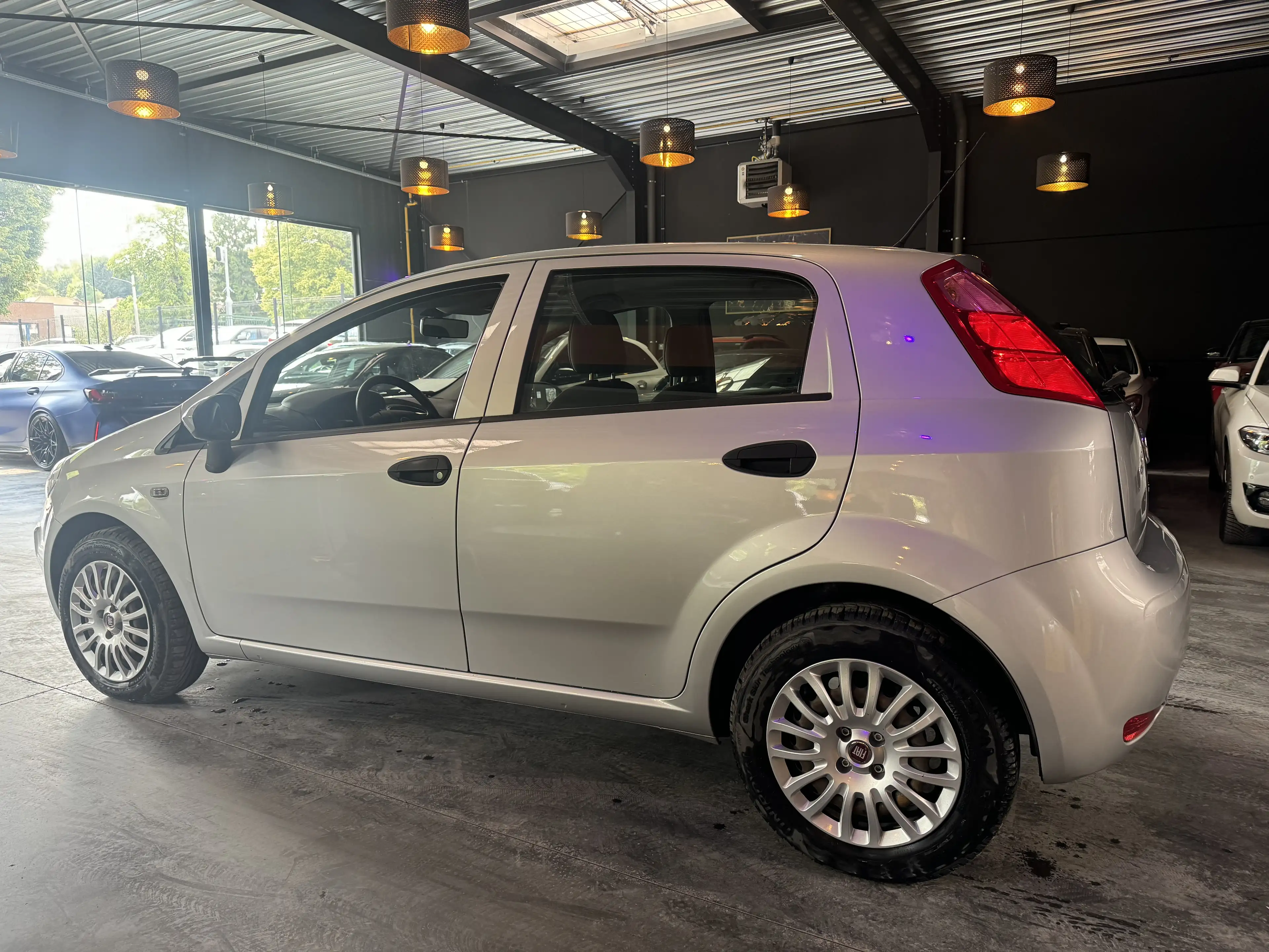 Fiat Punto 1.2i -44.892 KM ! 5 PORTES - A/C - RADIO CD/MEDIA — photo 5