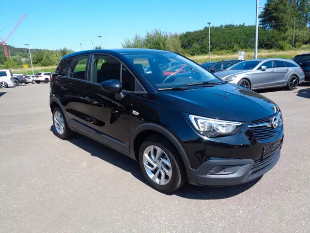 Opel Crossland X view 3