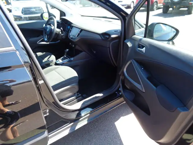 Opel Crossland X view 11