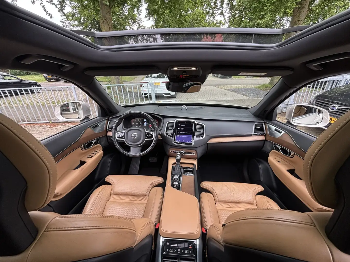 Volvo XC90 T6 AWD Inscription B&W Luchtvering MASSAGE Head-Up Argento - 2