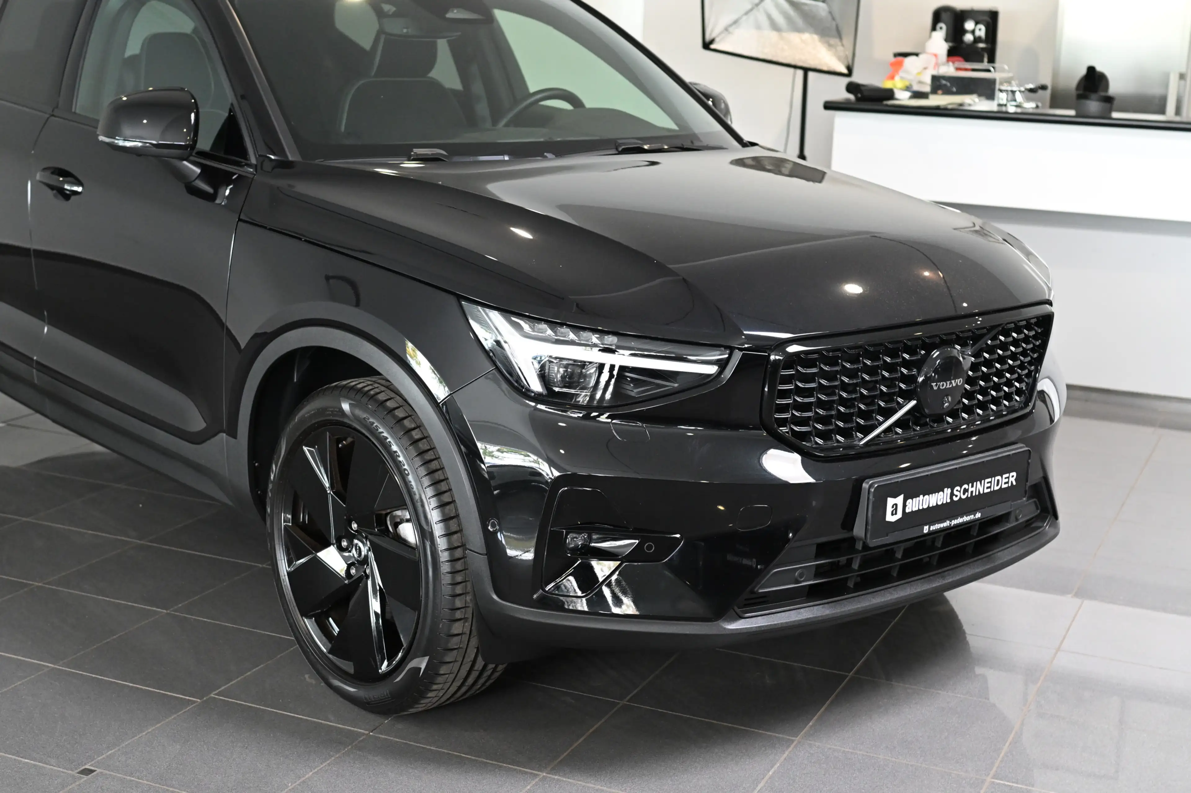 Volvo XC40 B3 Ultra Black Edition AHK Pano — photo 7