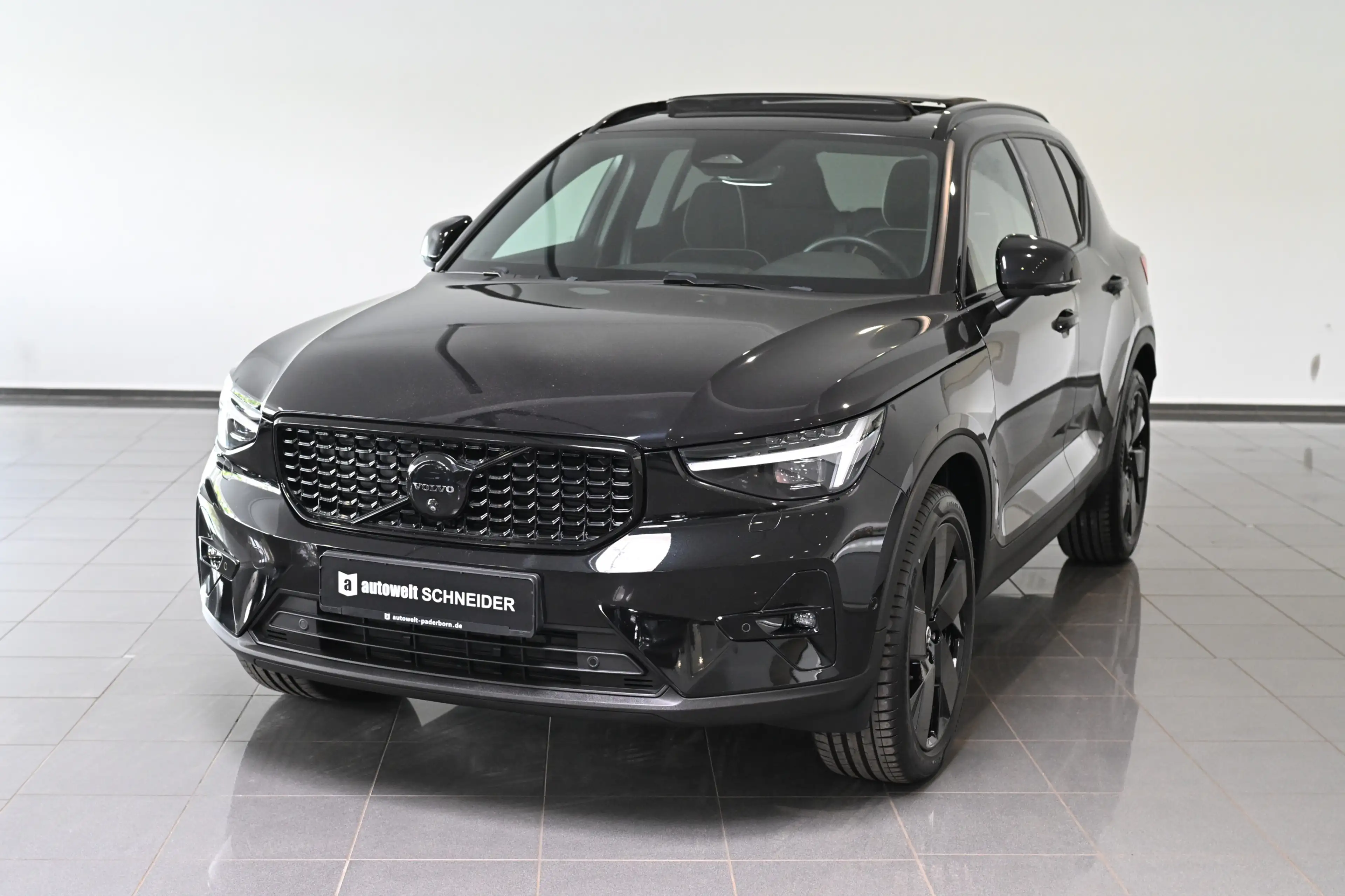 Volvo XC40 B3 Ultra Black Edition AHK Pano