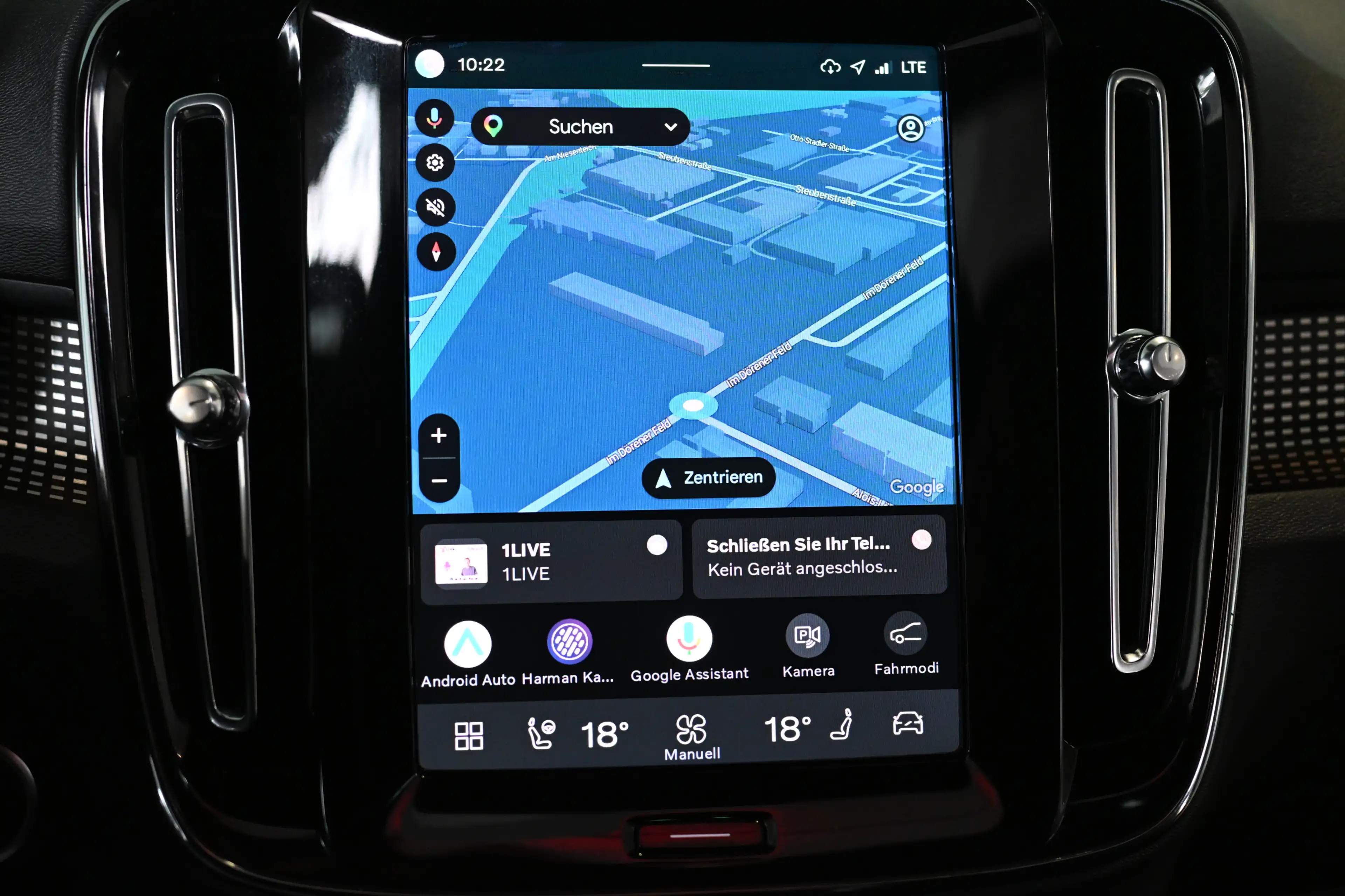 Volvo XC40 B3 Ultra Black Edition AHK Pano — photo 11