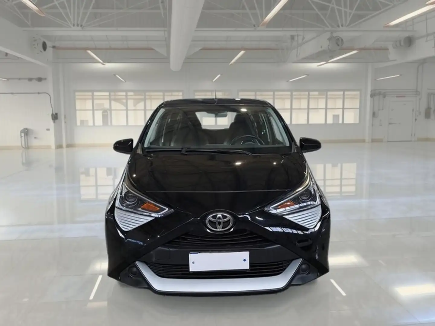 Toyota Aygo 1.0 VVT-i x-business 5 PORTE - 2