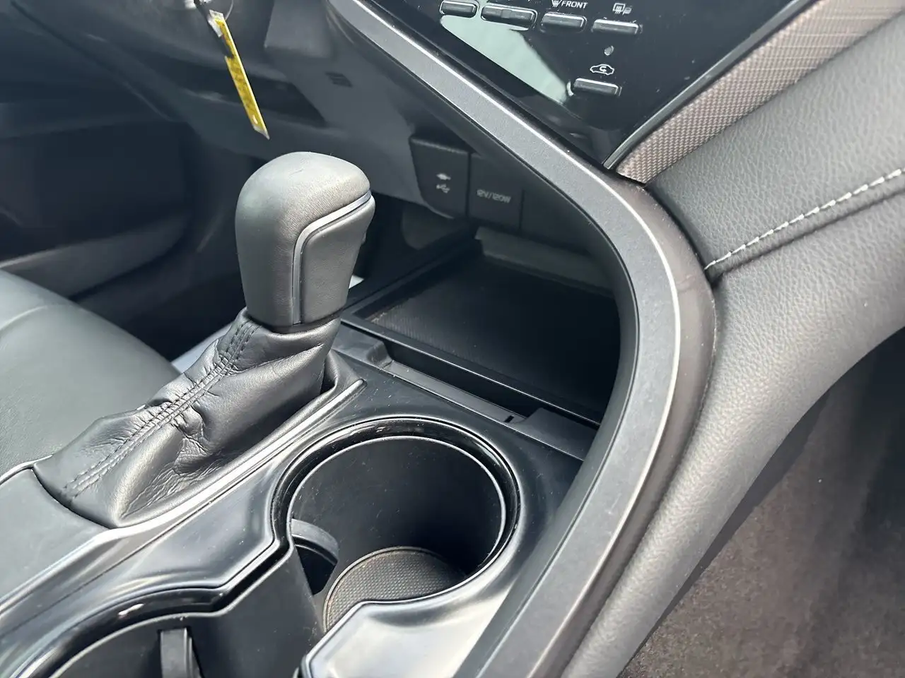 Toyota Camry снимка Toyota Camry