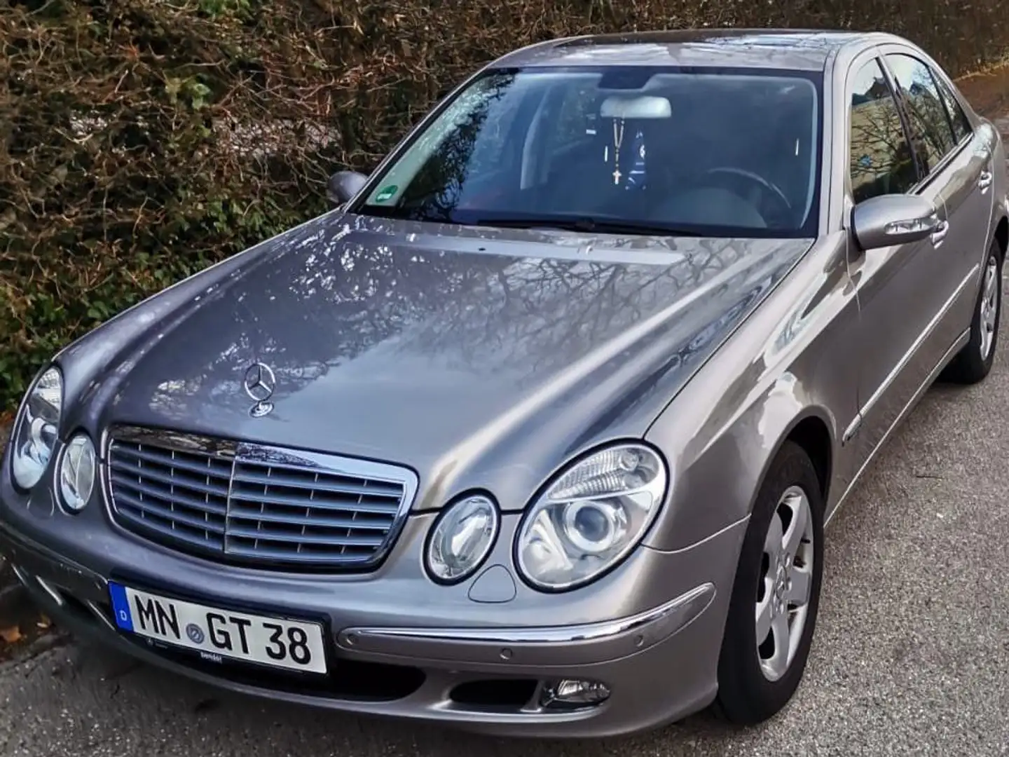 Mercedes-Benz E 240 E 240 T 4Matic Elegance Srebrny - 1