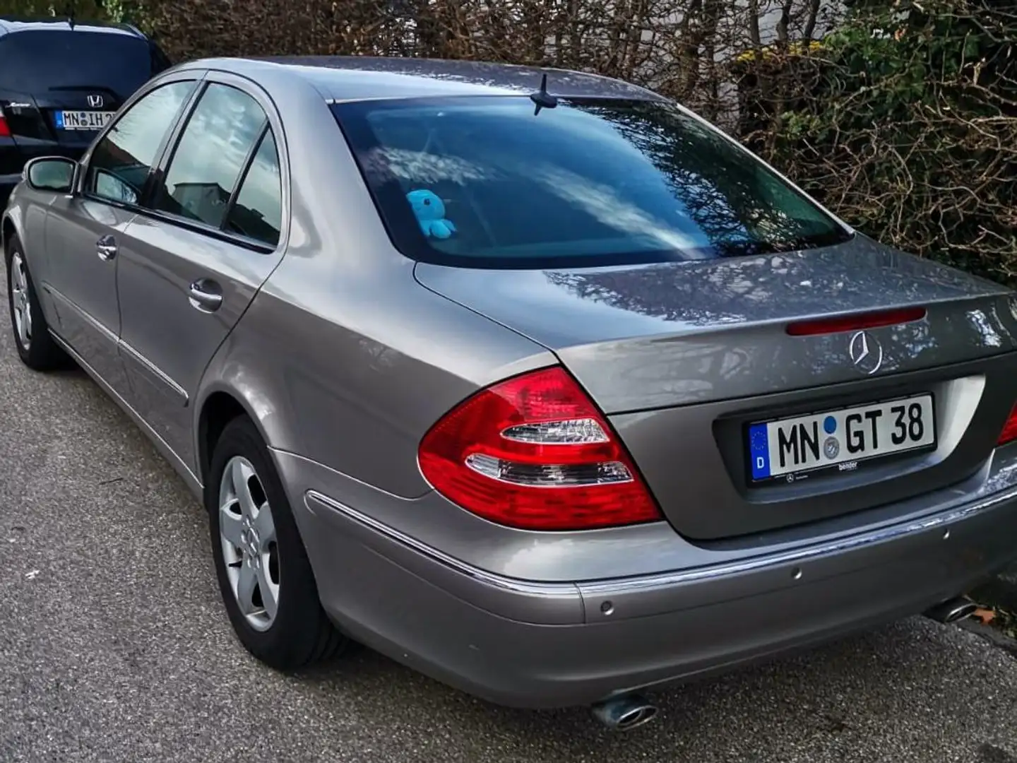 Mercedes-Benz E 240 E 240 T 4Matic Elegance Srebrny - 2