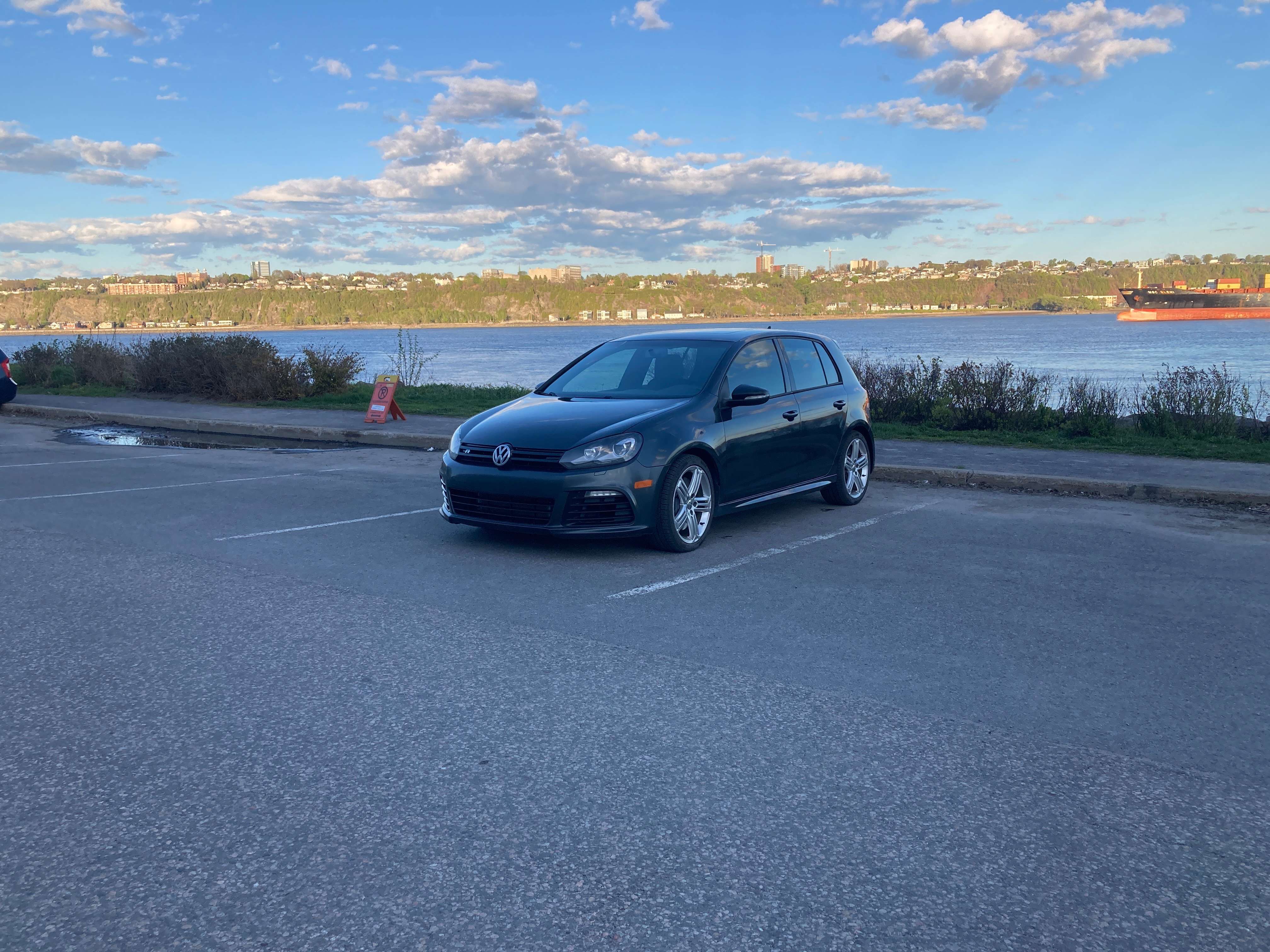 2012 Volkswagen Golf R R alt 2