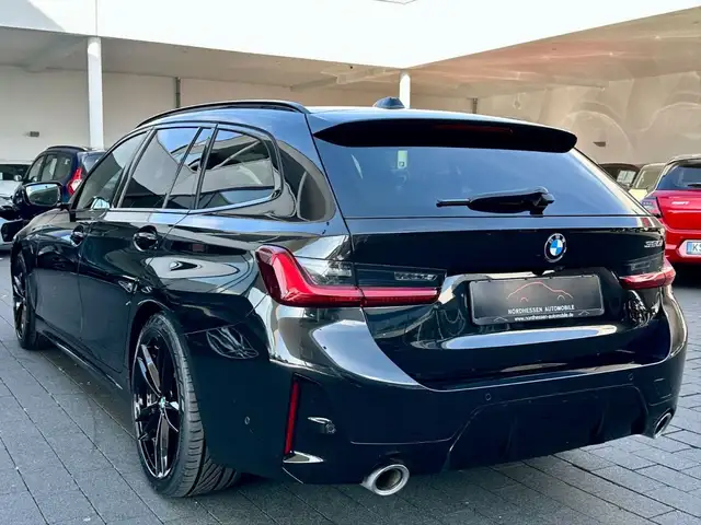 BMW 3 Series view 3