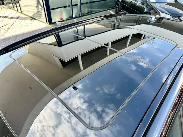 BMW 3 Series view 11