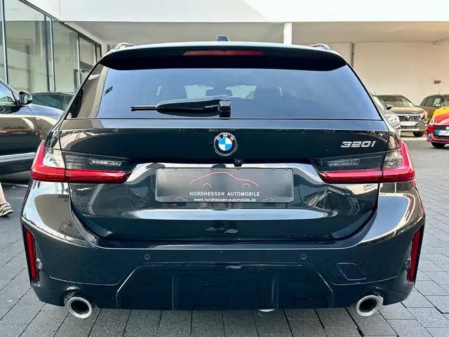 BMW 3 Series view 7