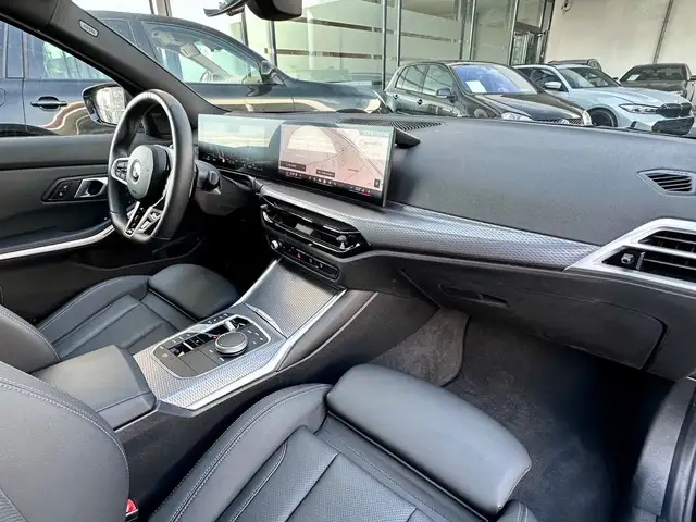 BMW 3 Series view 15