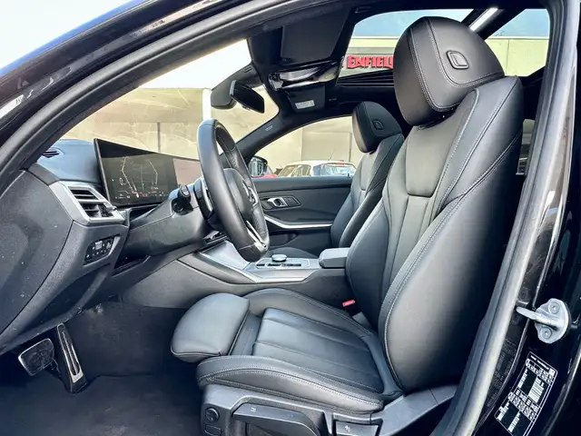 BMW 3 Series view 12