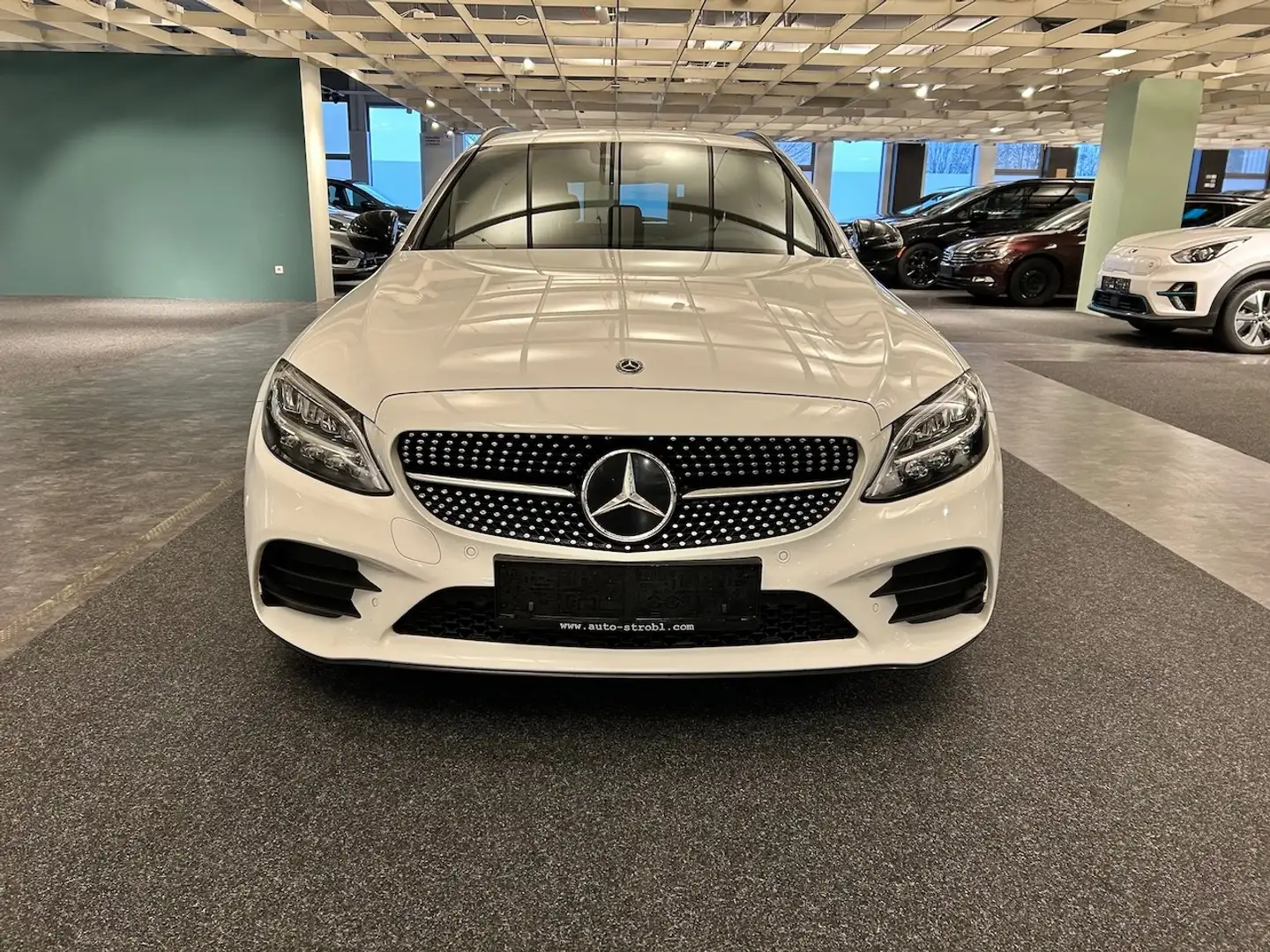 Mercedes-Benz C 220 d T 4Matic *AMG Line & Night Paket* Weiß - 2