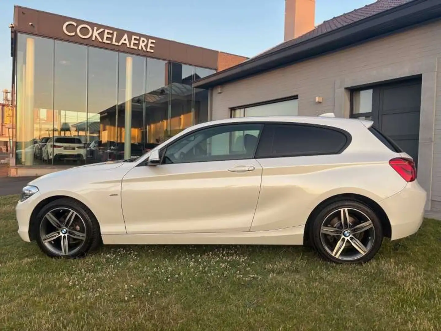 BMW 118 i Sport-Line Navi/SportSeats/PDC/Bluetooth/USB/17" Bianco - 2