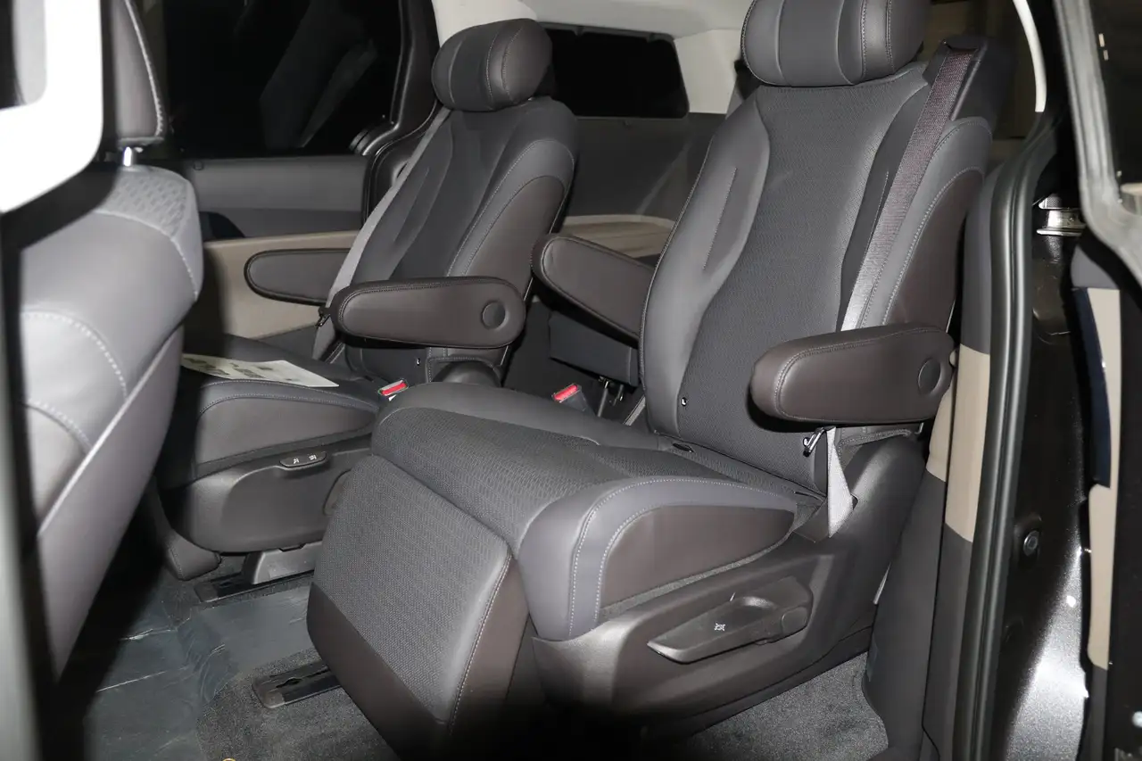 Kia Carnival fotografie Kia Carnival