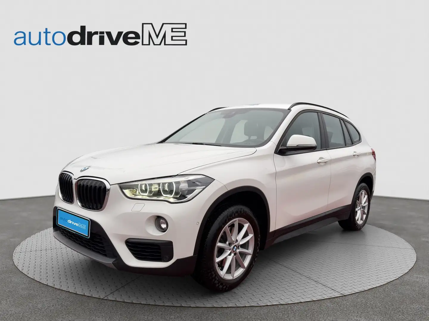 BMW X1 xDrive 18d Weiß - 1