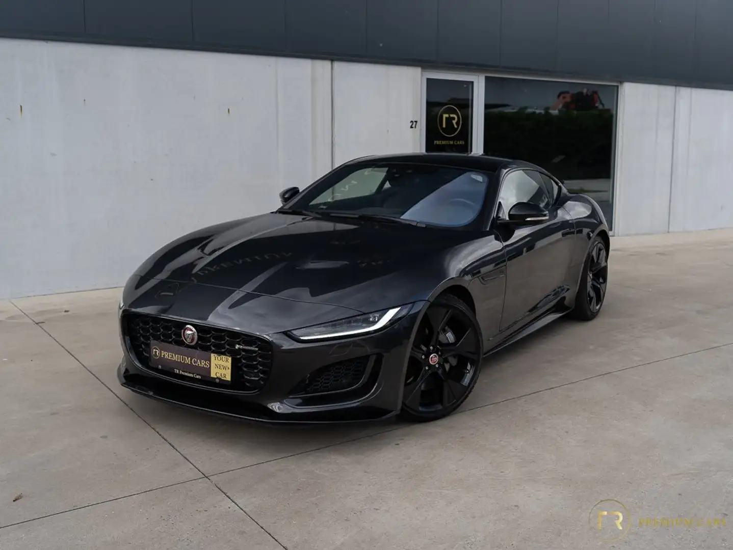 Jaguar F-Type P300 l R-Dynamic l Pano l Meridian l Memory l Cam. Grijs - 1