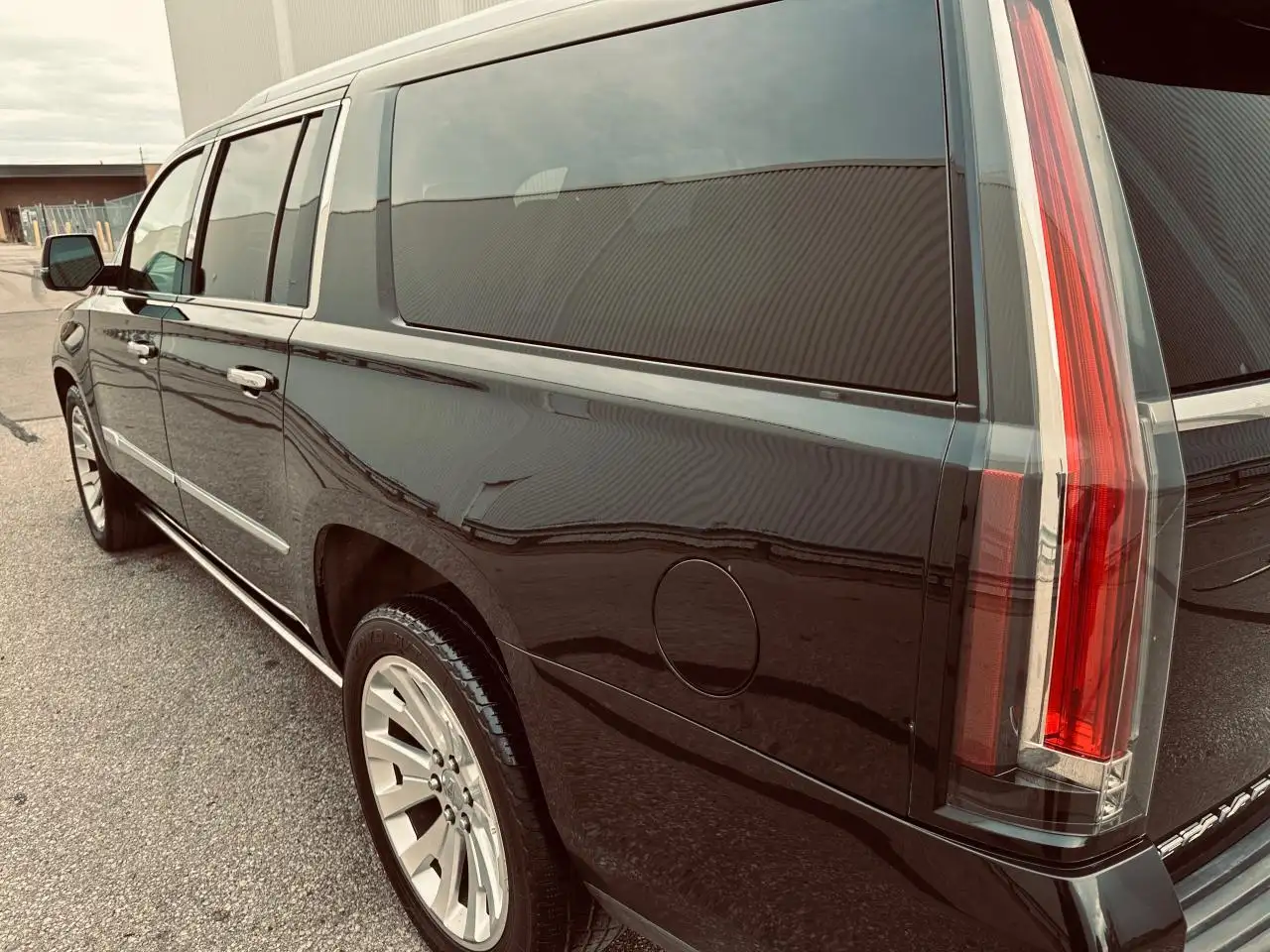Cadillac Escalade снимка Cadillac Escalade