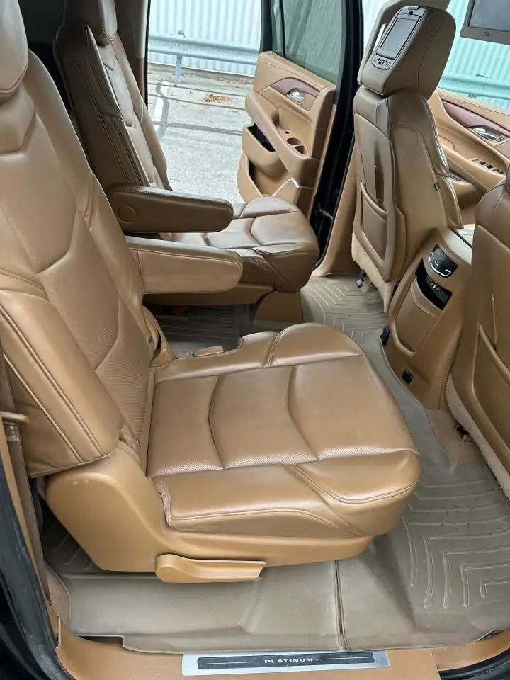 Cadillac Escalade снимка Cadillac Escalade