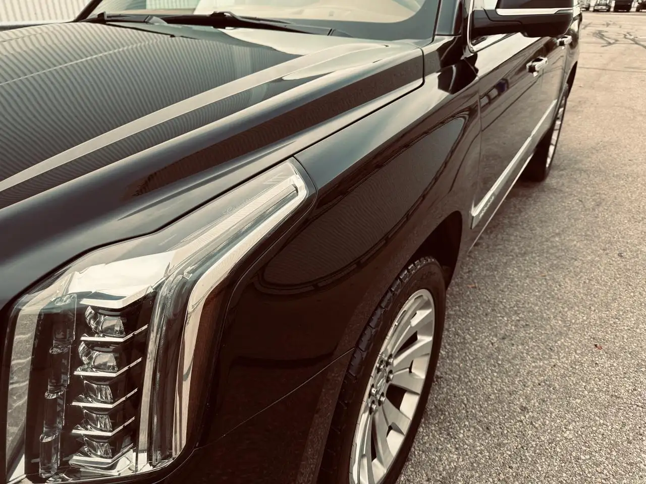 Cadillac Escalade снимка Cadillac Escalade