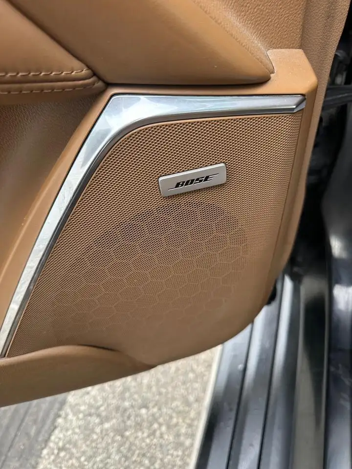 Cadillac Escalade снимка Cadillac Escalade