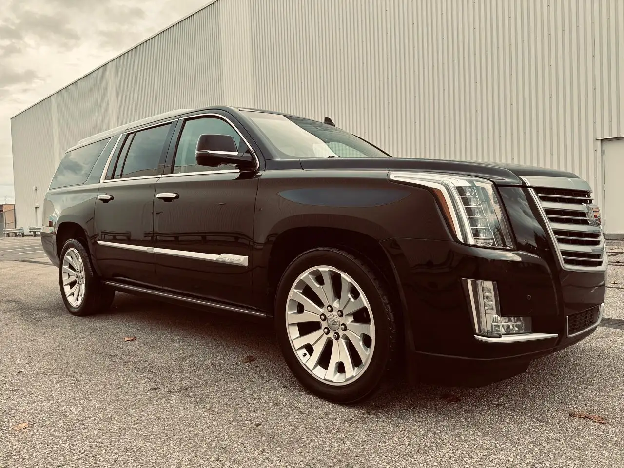 Cadillac Escalade снимка Cadillac Escalade