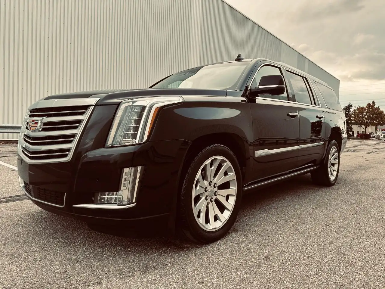 Cadillac Escalade снимка Cadillac Escalade