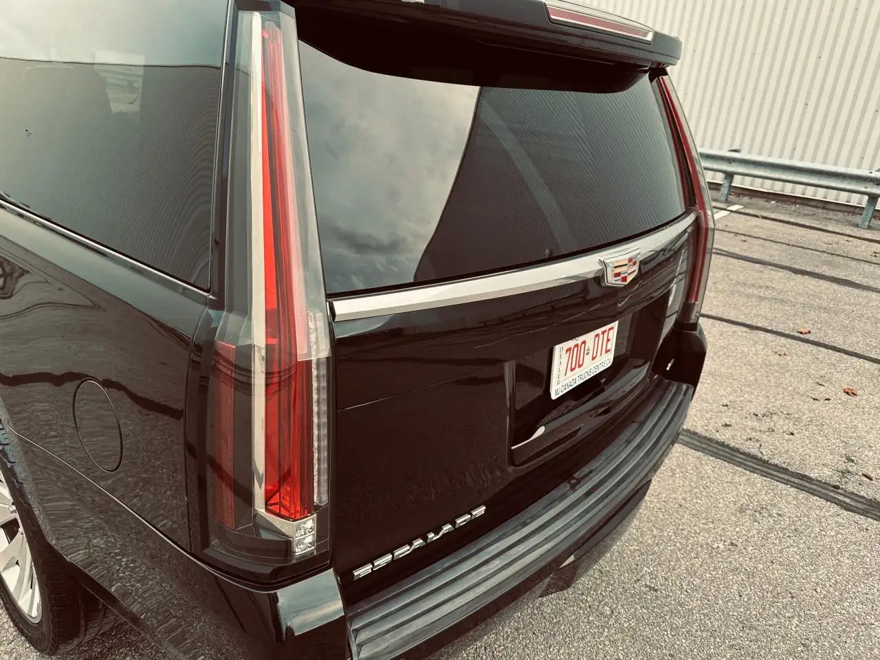 Cadillac Escalade снимка Cadillac Escalade