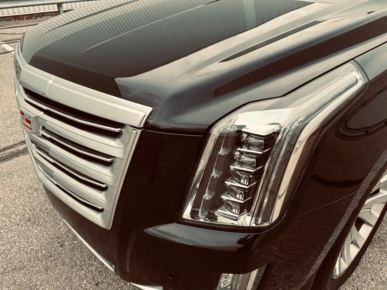 Cadillac Escalade снимка Cadillac Escalade