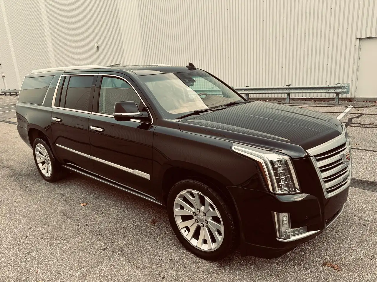 Cadillac Escalade снимка Cadillac Escalade
