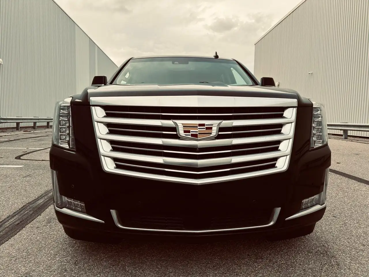 Cadillac Escalade снимка Cadillac Escalade