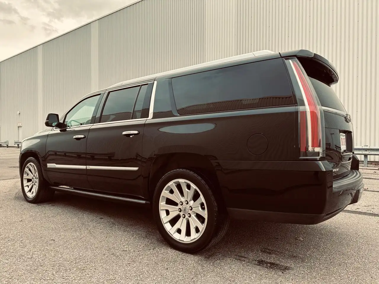 Cadillac Escalade снимка Cadillac Escalade