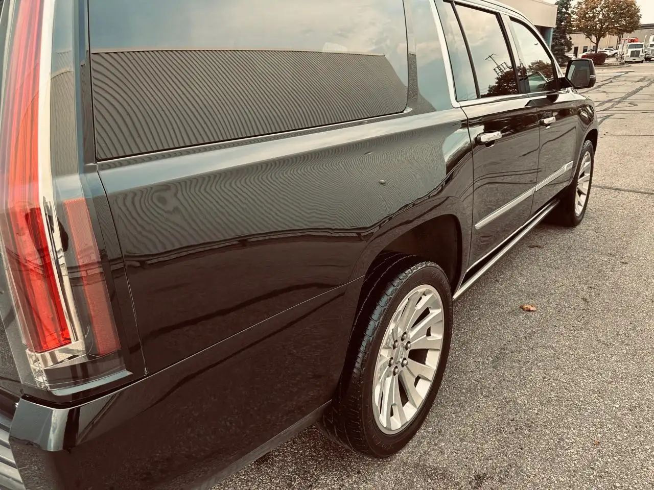 Cadillac Escalade снимка Cadillac Escalade