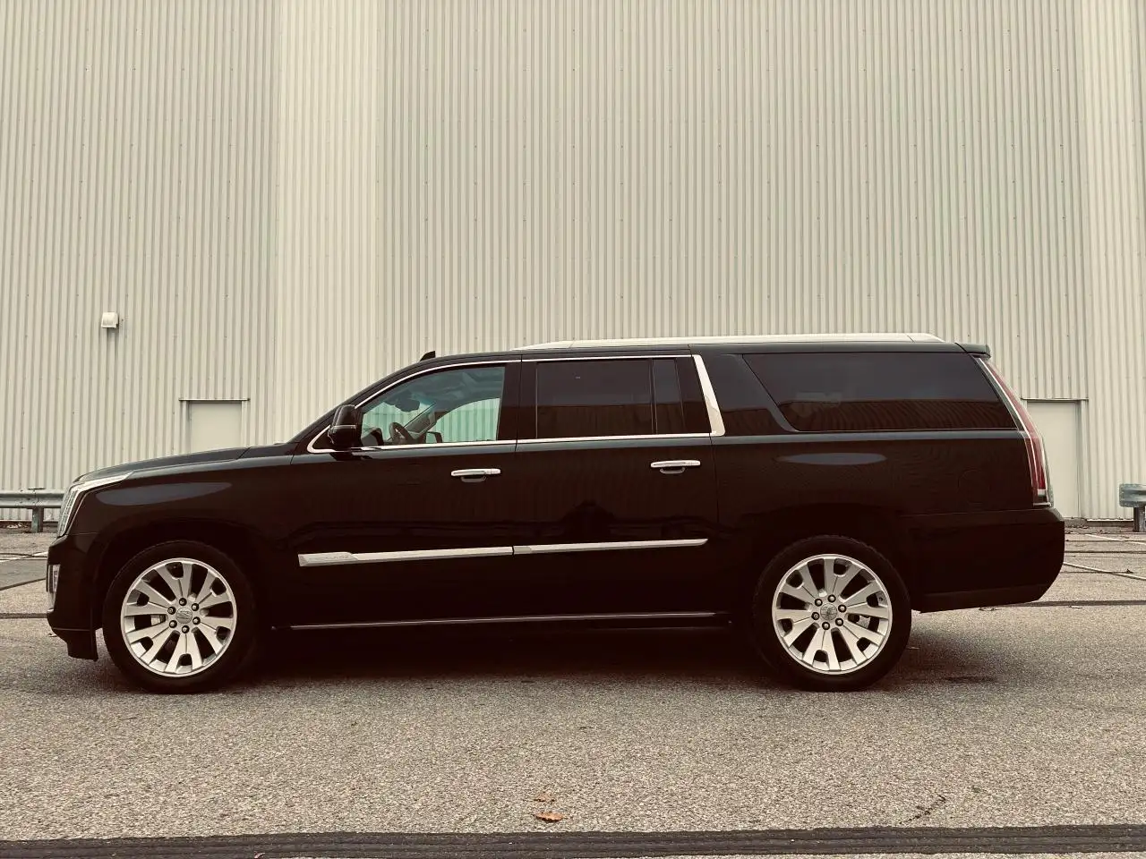 Cadillac Escalade снимка Cadillac Escalade