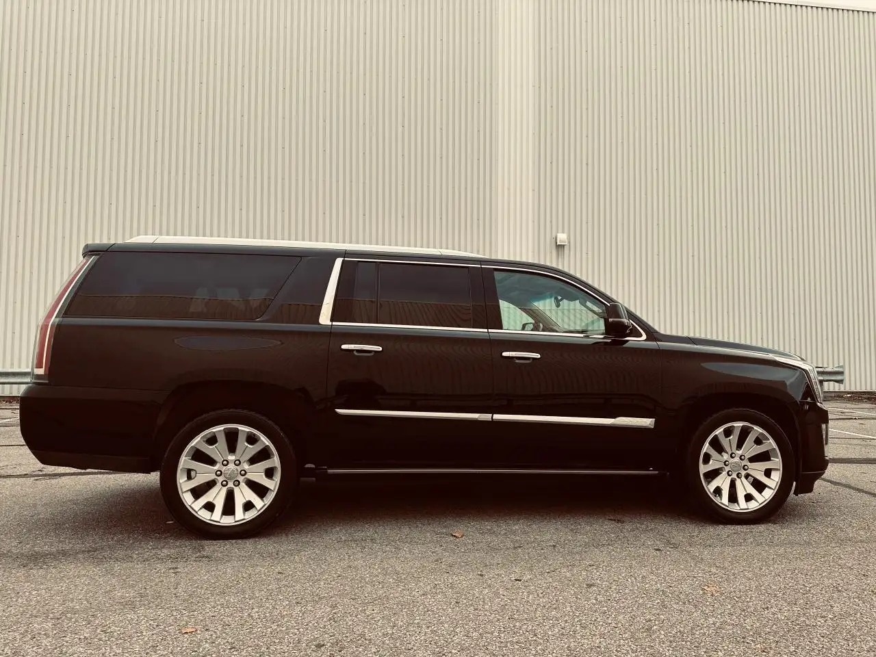 Cadillac Escalade снимка Cadillac Escalade