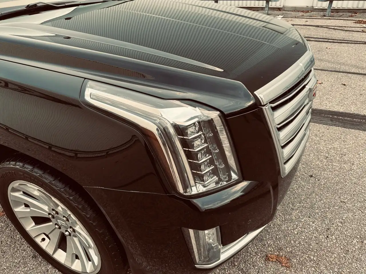 Cadillac Escalade снимка Cadillac Escalade