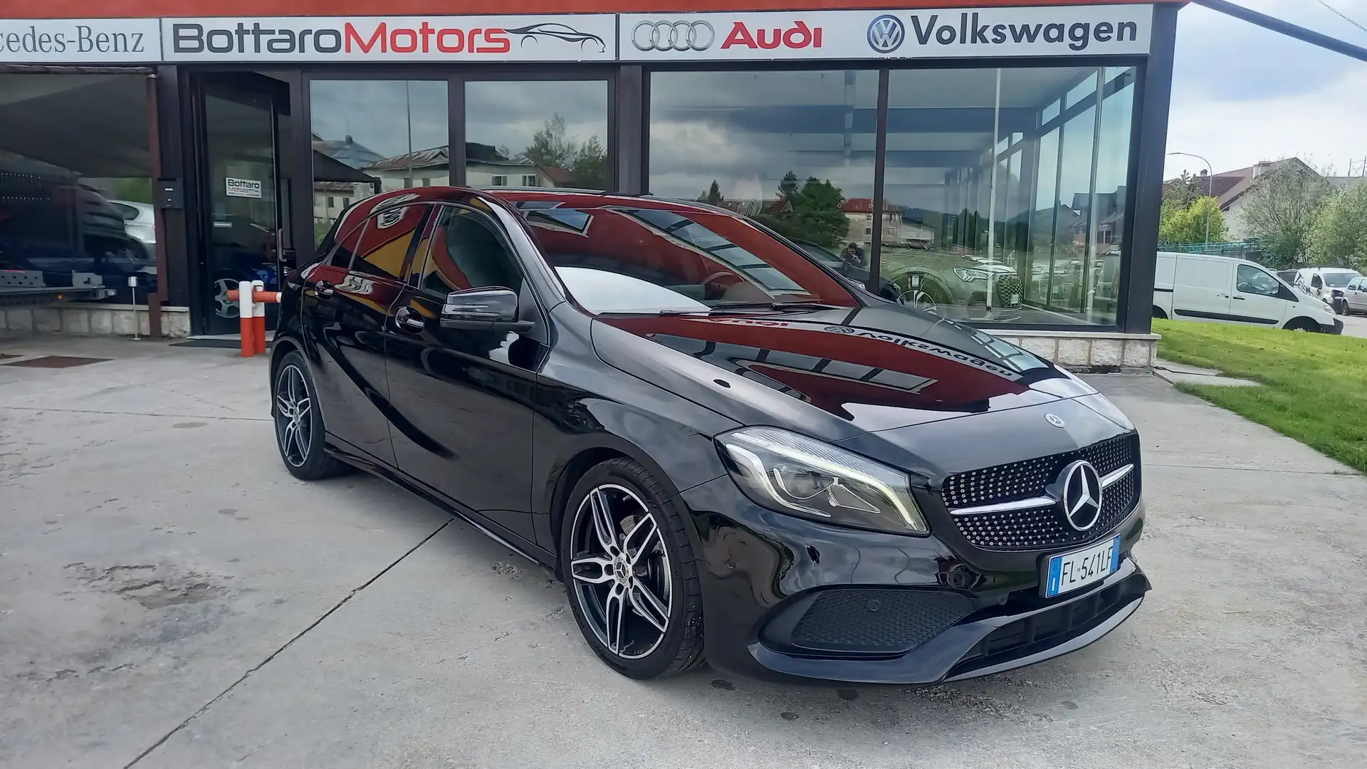 Mercedes-Benz A 200 d Premium 4matic auto AMG TETTO Negro - 1