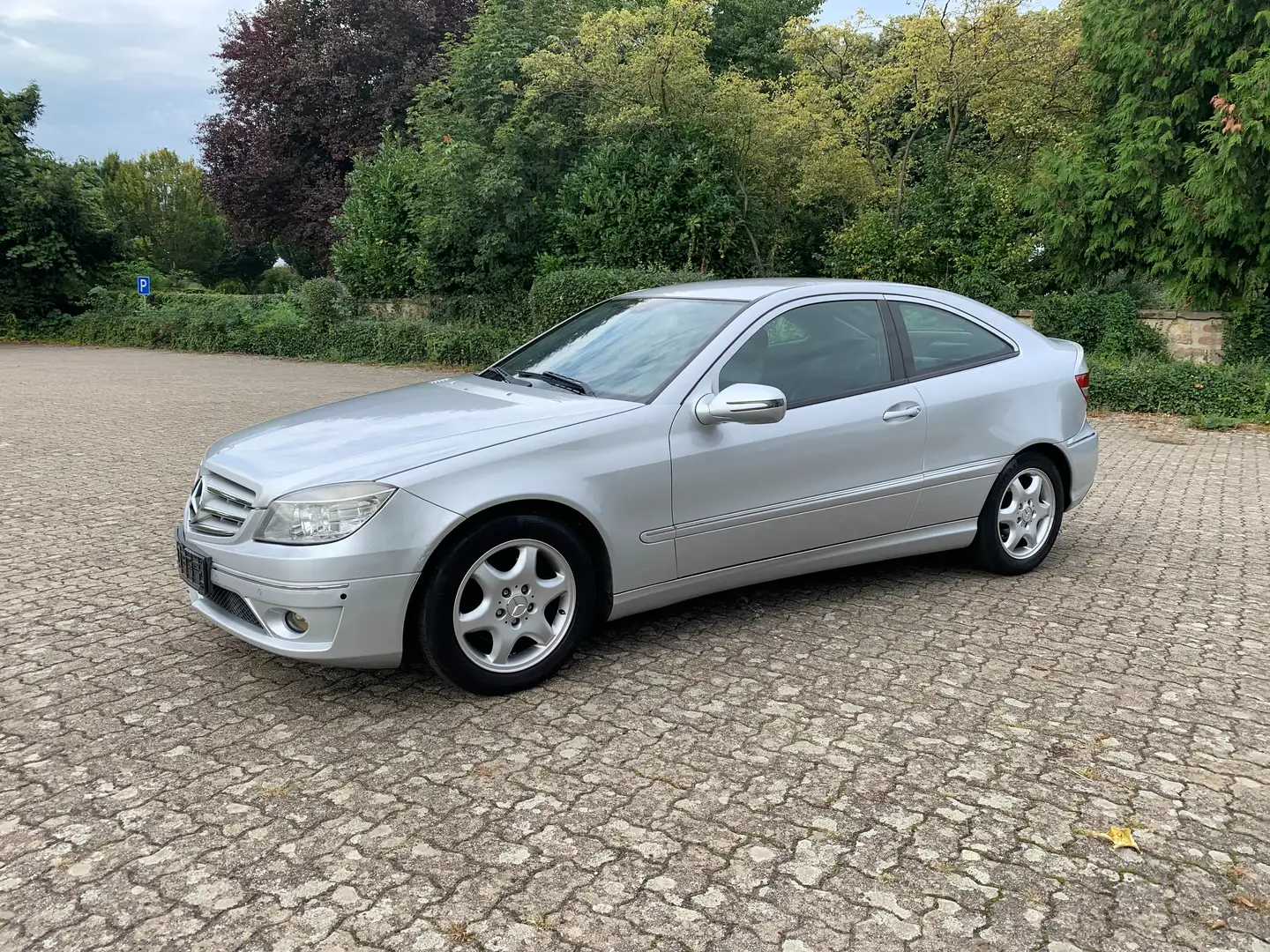 Mercedes-Benz CLC 180 Kompressor Automatik~Tempomat~Klima~Sitzheiz. Šedá - 1