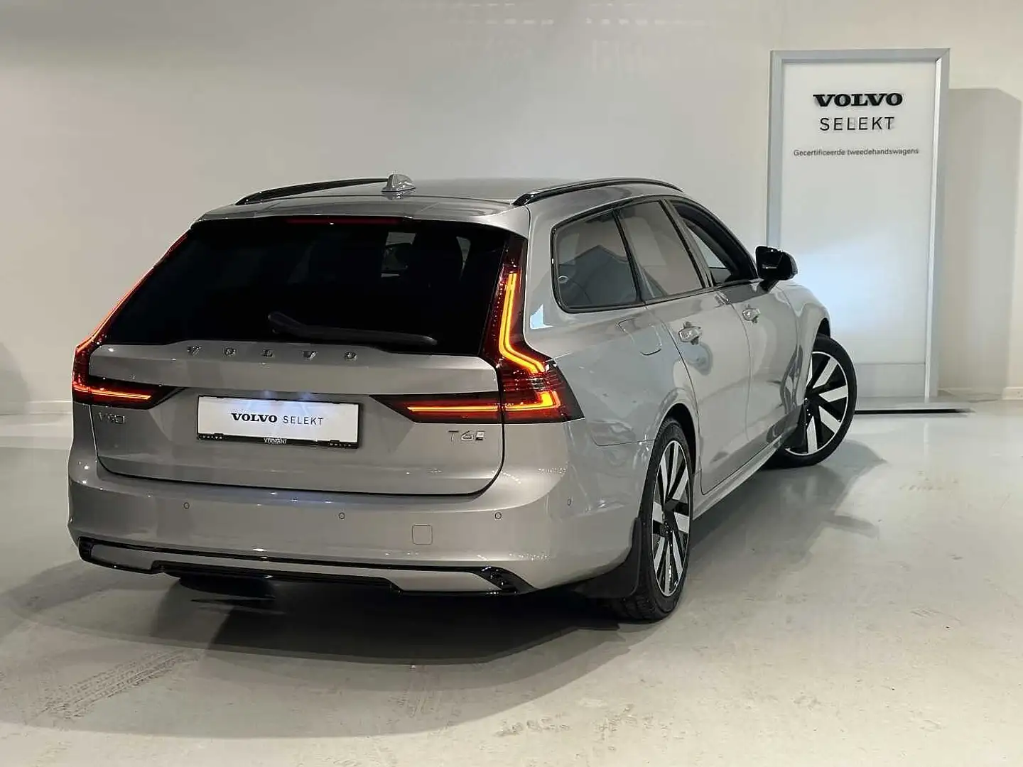 Volvo V90 T6 Recharge AWD Dark Plus Argintiu - 2