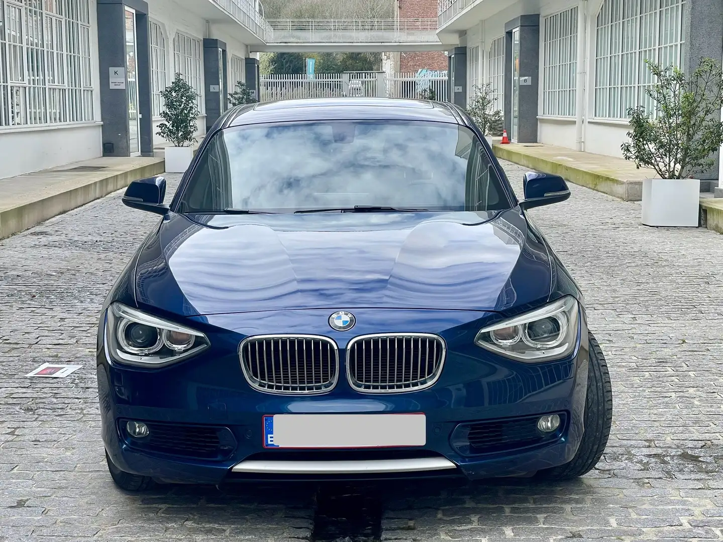 BMW 120 d Hatch Bleu - 2