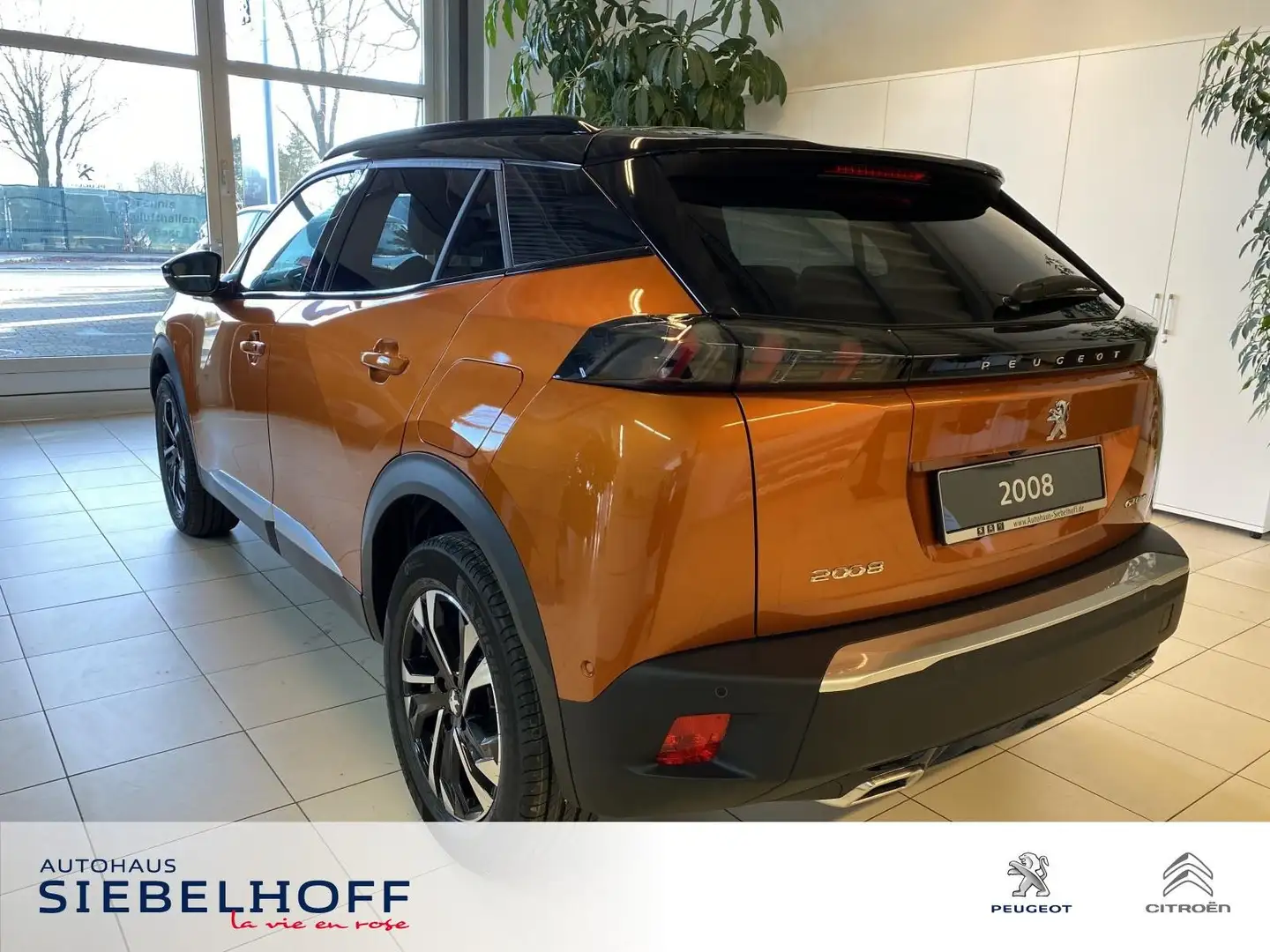 Peugeot 2008 GT-Line PureTech 130 *ParkAssist*CAM* Naranja - 2