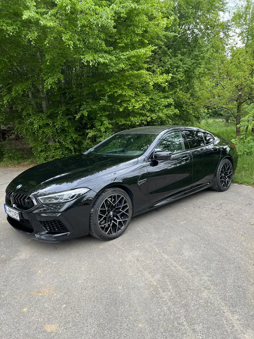 BMW M8 Competition Schwarz - 2