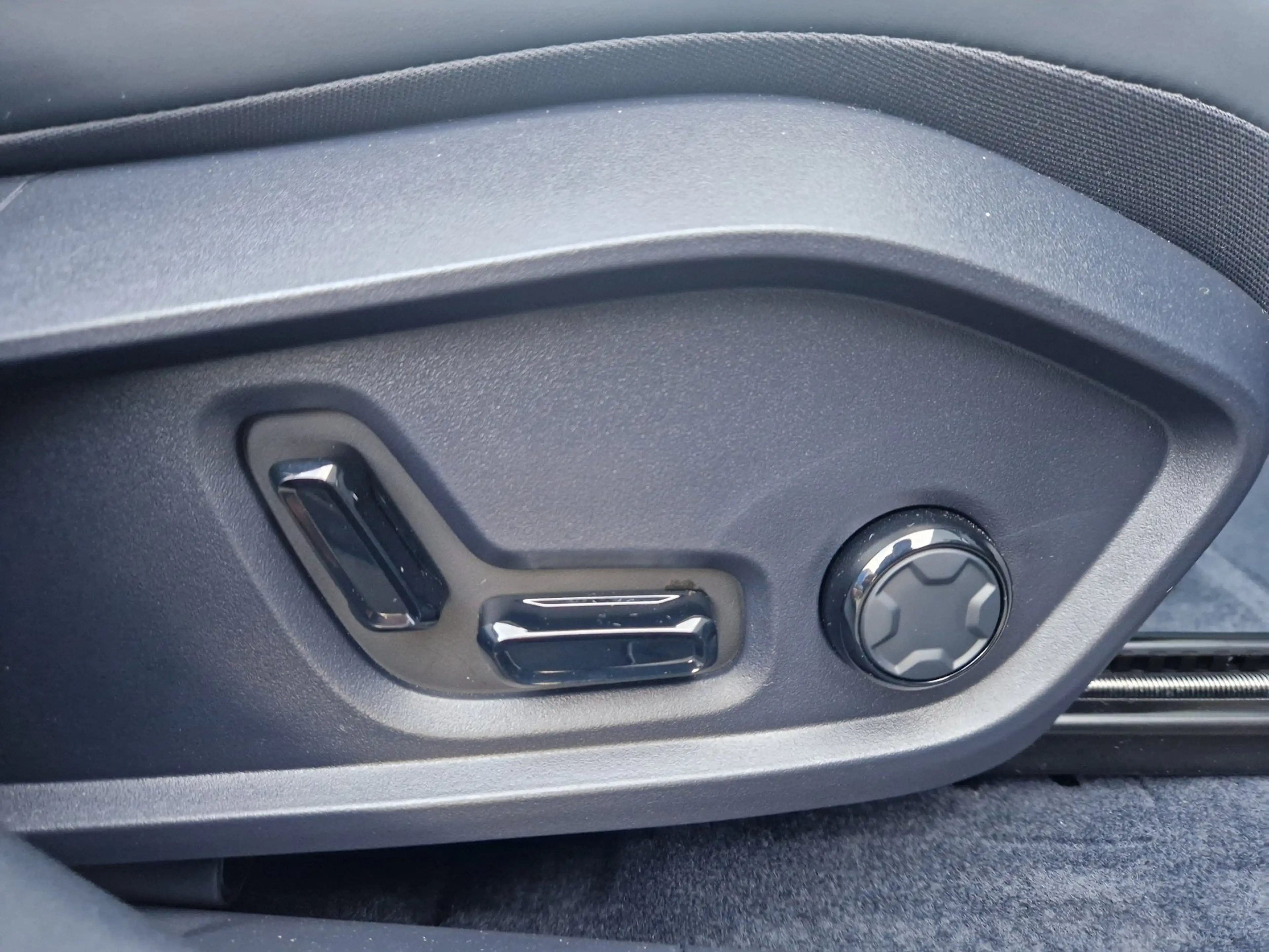 Lynk & Co 08 1.5 More — photo 15