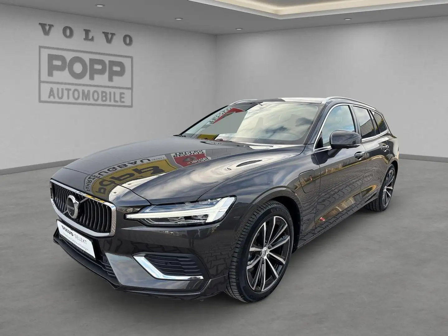 Volvo V60 T6 AWD Recharge Core 360° ACC FHZ H&K 4xSHZ Grau - 1