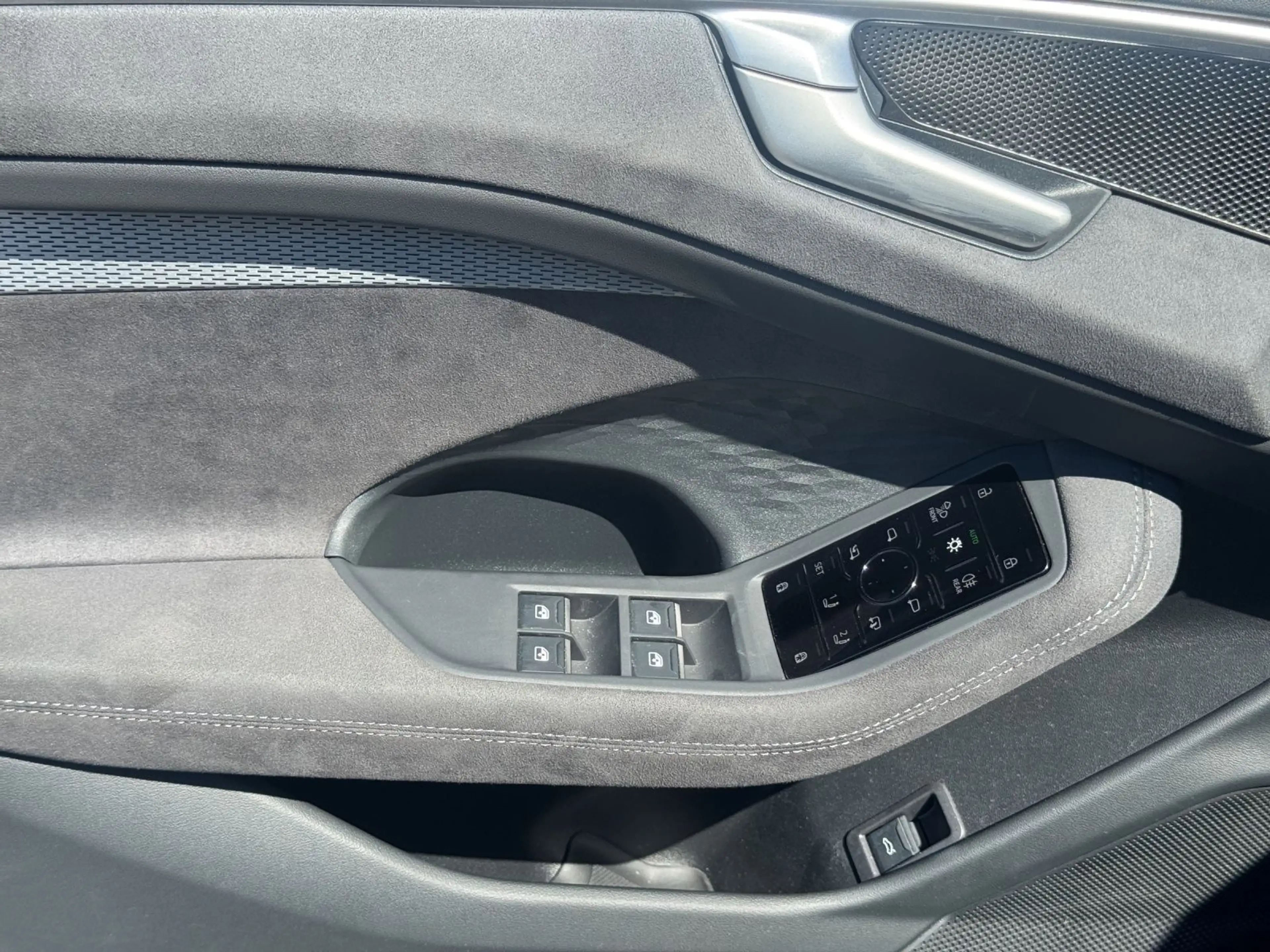 Audi A6 TFSI Q 2x S LINE PANO LM20 ALACANTARA B — photo 8